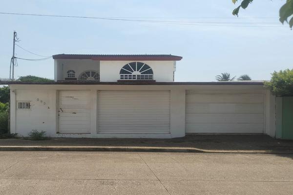 Foto de inmueble en Jose Azueta, Col. Maria de La Piedad C.P. 96410, Coatzacoalcos