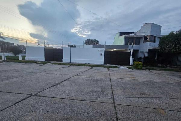 Foto de inmueble en José de Alamanzor, Col. Paseos del Sol C.P. 45079, Zapopan