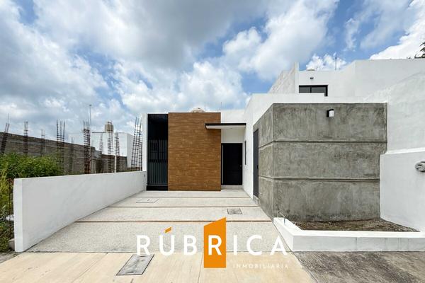 Foto de inmueble en Josefa Ortiz de Dominguez, Col. Cuauhtémoc C.P. 28500, Cuauhtémoc