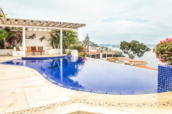 Foto de inmueble en  , Col. Joyas de Brisamar C.P. 39865, Acapulco de Juárez