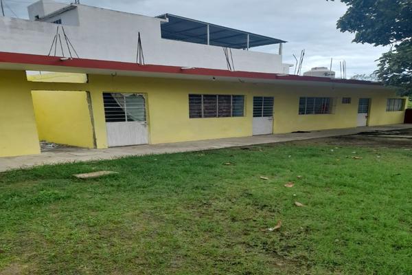 Foto de inmueble en Juan de la Barrera, Col. Niños Héroes C.P. 92883, Tuxpan
