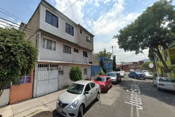 Foto de inmueble en JUAN ESCUTIA #0, Col. Guadalupe del Moral C.P. 09300, Iztapalapa