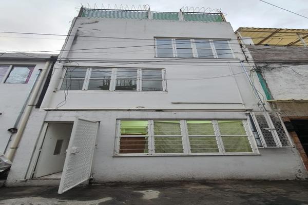 Foto de inmueble en  , Col. Juan Escutia C.P. 09100, Iztapalapa