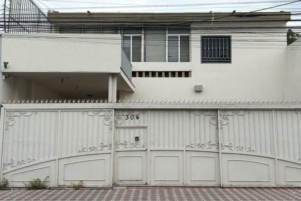Foto de inmueble en Juan Ignacio Ramón, Col. Nuevo Centro Monterrey C.P. 64018, Monterrey