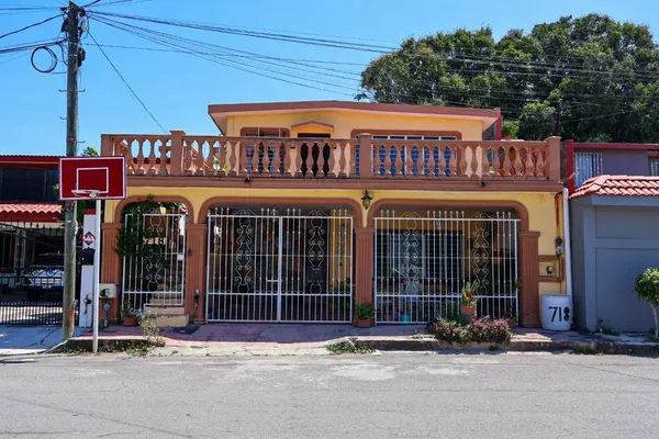 Foto de inmueble en Julian Carrillo #718, Col. Los Mangos C.P. 89440, Ciudad Madero