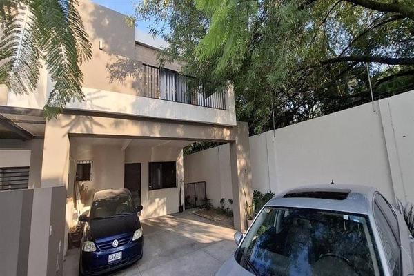 Foto de inmueble en L, Col. Estancias Valle de Plata C.P. 66609, Apodaca