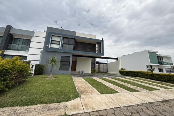 Foto de inmueble en La Alameda, Col. Colinas de Santa Anita C.P. 45640, Tlajomulco de Zúñiga