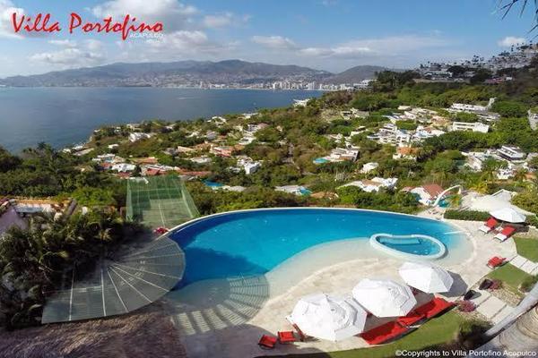 Foto de inmueble en LA CONCHA, Col. Las Brisas C.P. 39867, Acapulco de Juárez