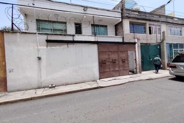 Foto de inmueble en  , Col. La Conchita C.P. 56600, Chalco