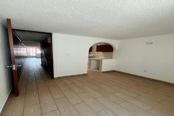 Foto de inmueble en  , Col. La Esperanza C.P. 09910, Iztapalapa