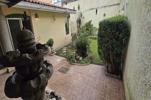 Foto de inmueble en La luna, Col. Jardines del Bosque Norte C.P. 44520, Guadalajara