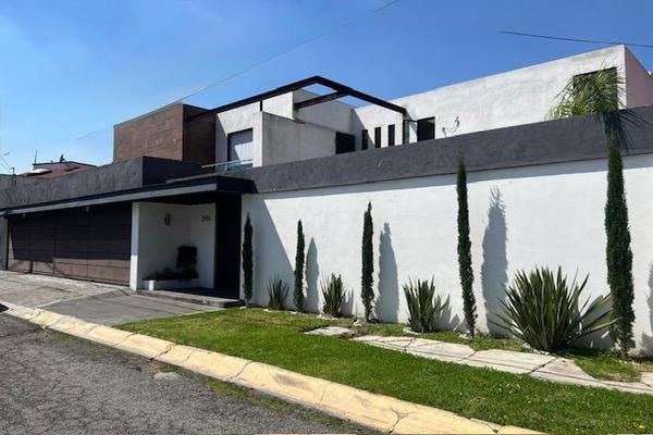 Foto de inmueble en  , Col. La Virgen C.P. 52149, Metepec