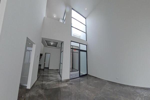 Foto de inmueble en Laderas Abedul, Col. El Uro C.P. 64986, Monterrey