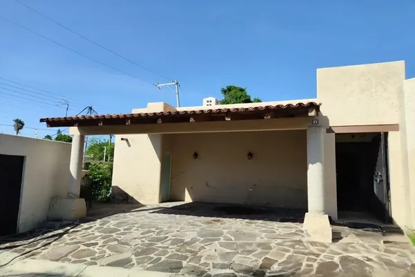 Foto de inmueble en LAGO #58, Col. Ajijic Centro C.P. 45920, Chapala