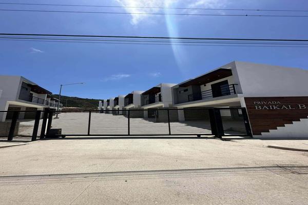 Foto de inmueble en Lago Sur, Col. Valle Dorado C.P. 22890, Ensenada