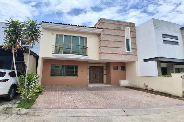 Foto de inmueble en LARRIBA, Col. Del Pilar Residencial C.P. 45645, Tlajomulco de Zúñiga