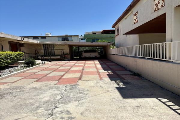 Foto de inmueble en , Col. Las Cumbres 1 Sector C.P. 64610, Monterrey