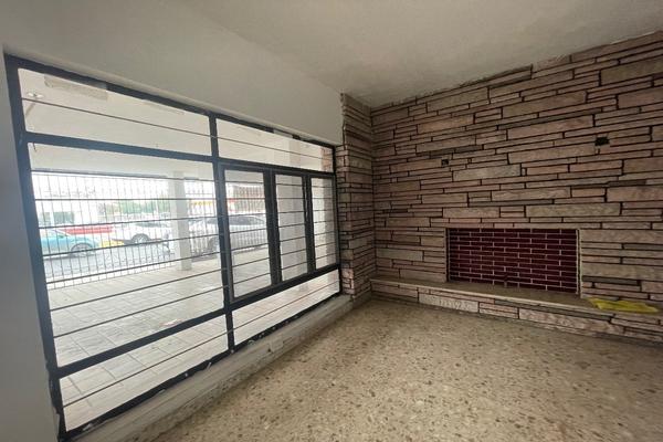 Foto de inmueble en Las Cumbres 1 Sector, Monterrey, Nuevo León, Col. Las Cumbres 1 Sector C.P. 64610, Monterrey