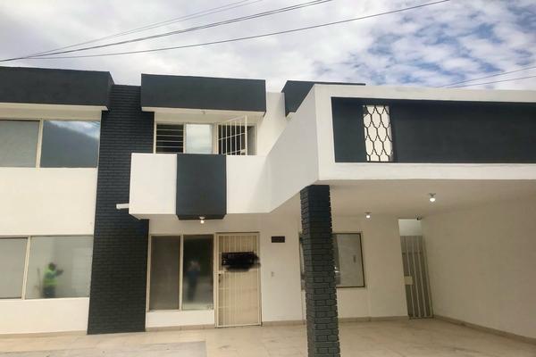 Foto de inmueble en  , Col. Las Cumbres 2 Sector C.P. 64610, Monterrey