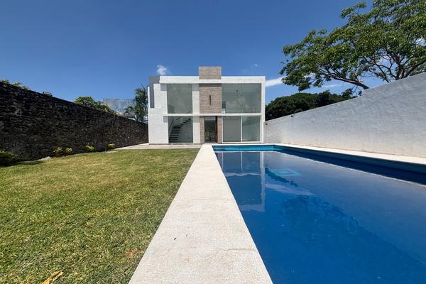 Foto de inmueble en  , Col. Las Fincas C.P. 62565, Jiutepec