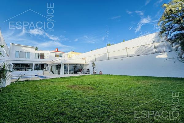 Foto de inmueble en  , Col. Las Granjas C.P. 62460, Cuernavaca