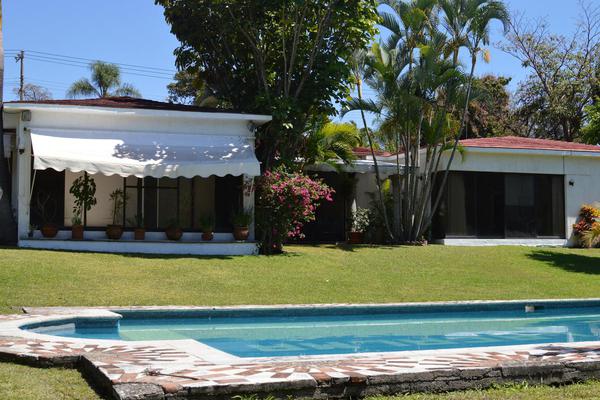 Foto de inmueble en  , Col. Las Quintas C.P. 62450, Cuernavaca