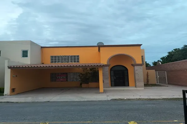 Foto de inmueble en  , Col. Las Quintas C.P. 27105, Torreón