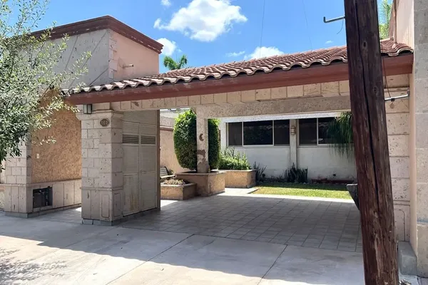 Foto de inmueble en  , Col. Las Rosas C.P. 35090, Gómez Palacio