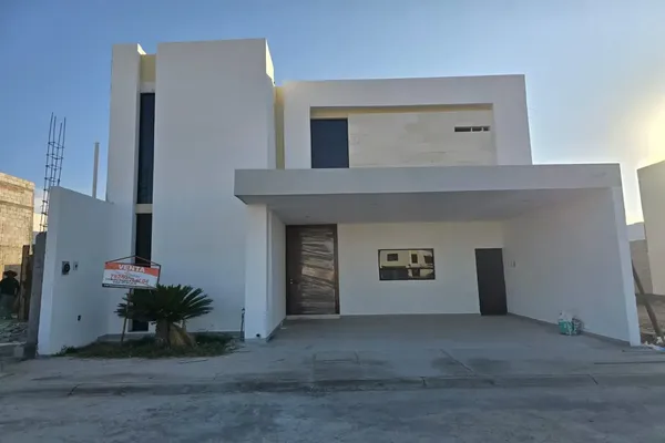 Foto de inmueble en  , Col. Las Trojes C.P. 27010, Torreón