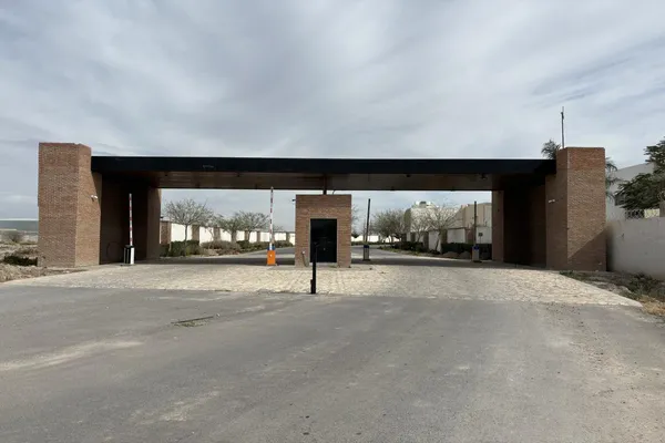 Foto de inmueble en  , Col. Las Trojes C.P. 27010, Torreón