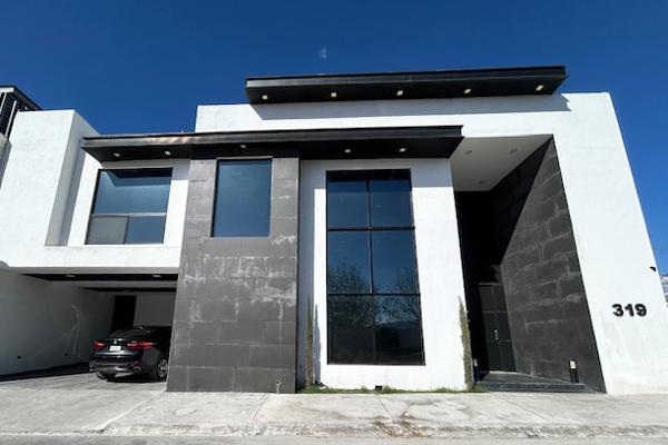 Foto de inmueble en Latinoamericana #319, Torrealta Residencial, Saltillo, Col. Real Villas de La Aurora C.P. 25298, Saltillo