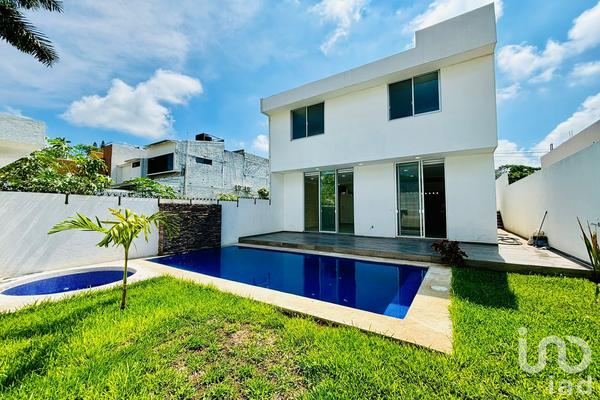 Foto de inmueble en Laureles #180, Col. Burgos C.P. 62584, Temixco