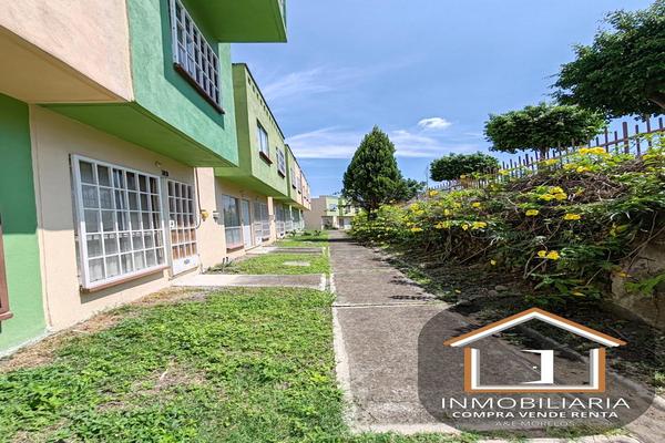 Foto de inmueble en  , Col. Lauro Ortega C.P. 62588, Temixco