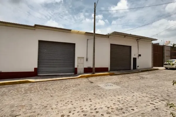 Foto de inmueble en LAZARO CARDENAS #1, Col. Bosques de Querétaro C.P. 76087, Querétaro
