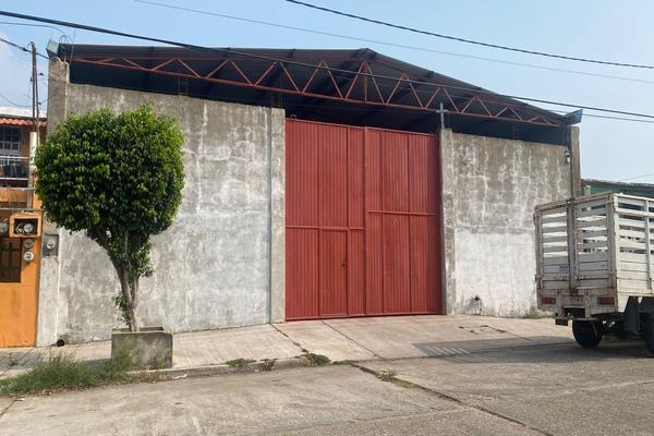 Foto de inmueble en  , Col. Lázaro Cárdenas C.P. 96460, Coatzacoalcos
