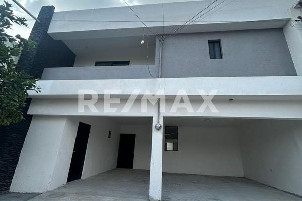 Foto de inmueble en Lazaro Cardenas, Col. Las Puentes Sector 14 C.P. 66460, San Nicolás de los Garza