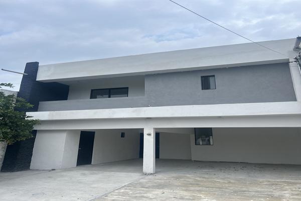 Foto de inmueble en Lazaro Cardenas, Col. Las Puentes Sector 14 C.P. 66460, San Nicolás de los Garza