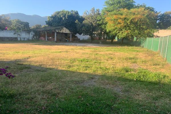 Foto de inmueble en Lo de Lamedo, Tepic, Nayarit, Col. Lo de Lamedo C.P. 63505, Tepic