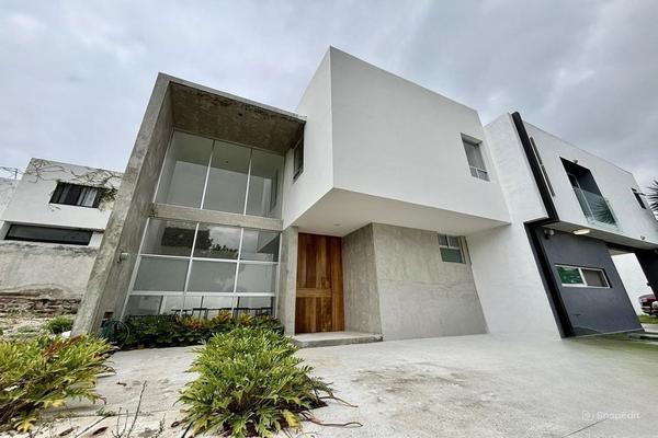 Foto de inmueble en Loma Ancha, Col. Bosque Real C.P. 45645, Tlajomulco de Zúñiga