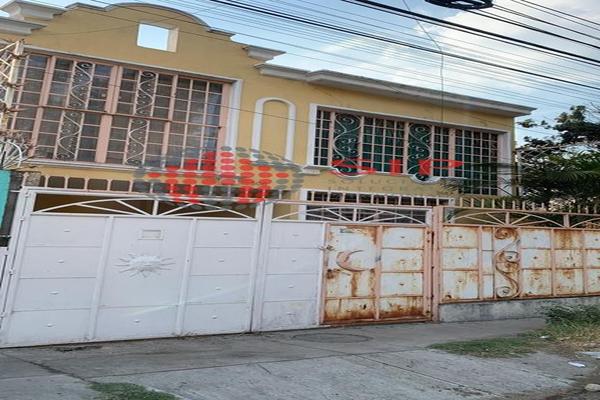 Foto de inmueble en Loma Cuyutlán Poniente #308, Col. Loma Dorada Secc D C.P. 45402, Tonalá