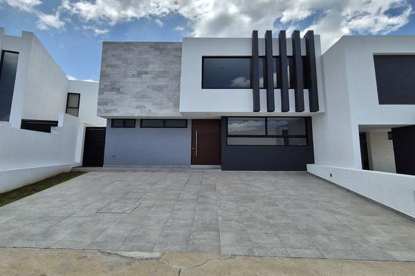 Foto de inmueble en LomAlta Tres Marías, Col. Tres Marías C.P. 58254, Morelia