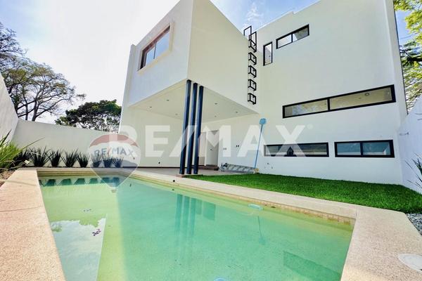 Foto de inmueble en Lomas de Atzingo, Col. Lomas de Atzingo C.P. 62180, Cuernavaca