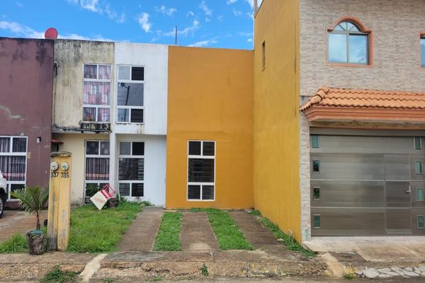 Foto de inmueble en  , Col. Lomas de Barrillas C.P. 96535, Coatzacoalcos