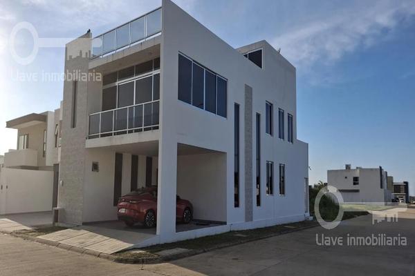 Foto de inmueble en  , Col. Lomas de Barrillas C.P. 96535, Coatzacoalcos