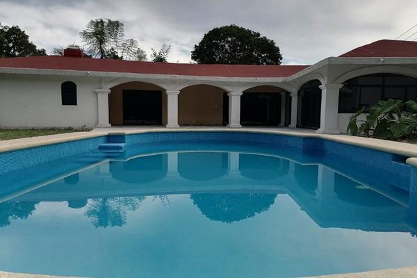 Foto de inmueble en lomas de cuernavaca, Col. Lomas de Acapatzingo C.P. 62494, Cuernavaca