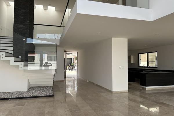 Foto de inmueble en Lomas de la vista, Col. Residencial el Refugio C.P. 76146, Querétaro