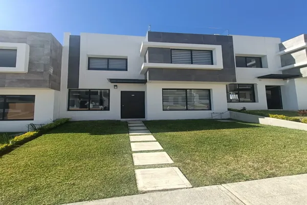 Foto de inmueble en  , Col. Lomas de Zompantle C.P. 62157, Cuernavaca