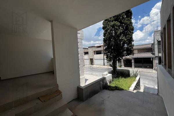 Foto de inmueble en Lomas del Roble, Col. Lomas del Roble C.P. 66450, San Nicolás de los Garza