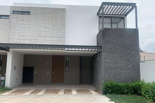 Foto de inmueble en López Mateos Sur, Col. San Jose Del Tajo C.P. 45645, Tlajomulco de Zúñiga