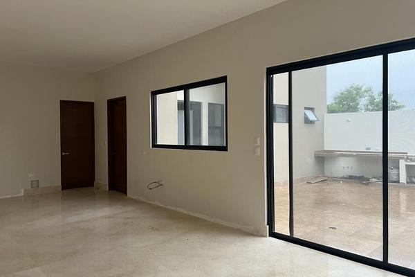 Foto de inmueble en loreto, Col. El Uro C.P. 64986, Monterrey